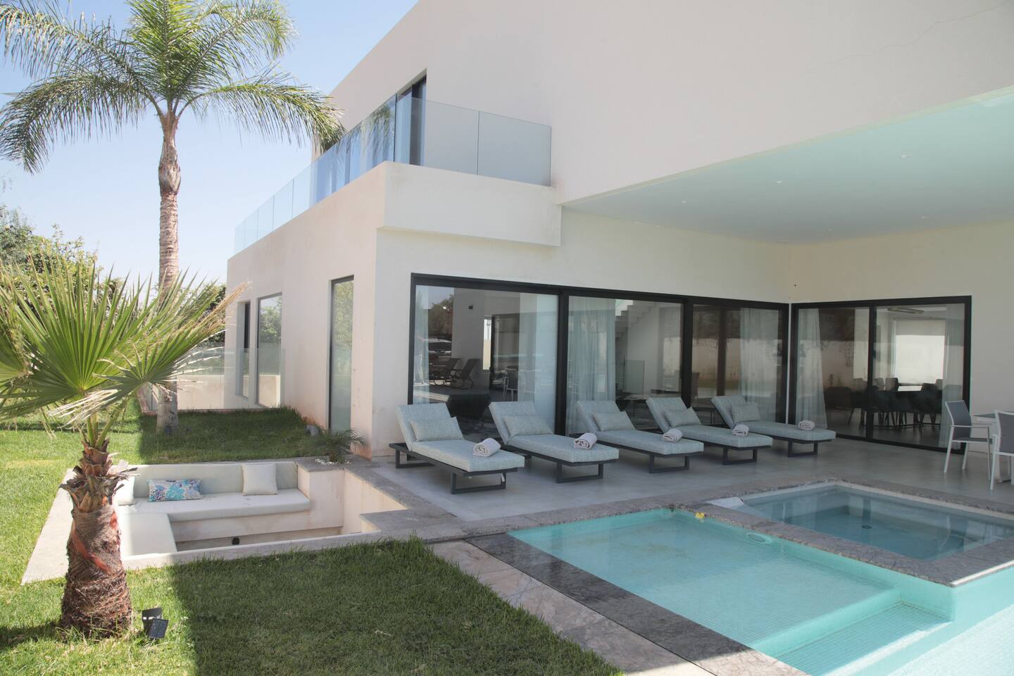 Front exterior 03